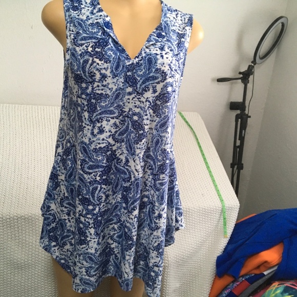 COCOMO SIZE SMALL BLUE AND WHITE PAISLEY EASY FLOW DRESS - Picture 1 of 6